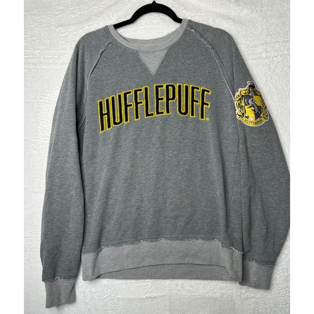 Universal Studios Hufflepuff Sweatshirt Unisex Medium Gray Harry Potter Crest